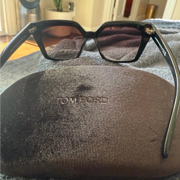 Tom Ford Winona Sunglasses - Picture 3 of 5